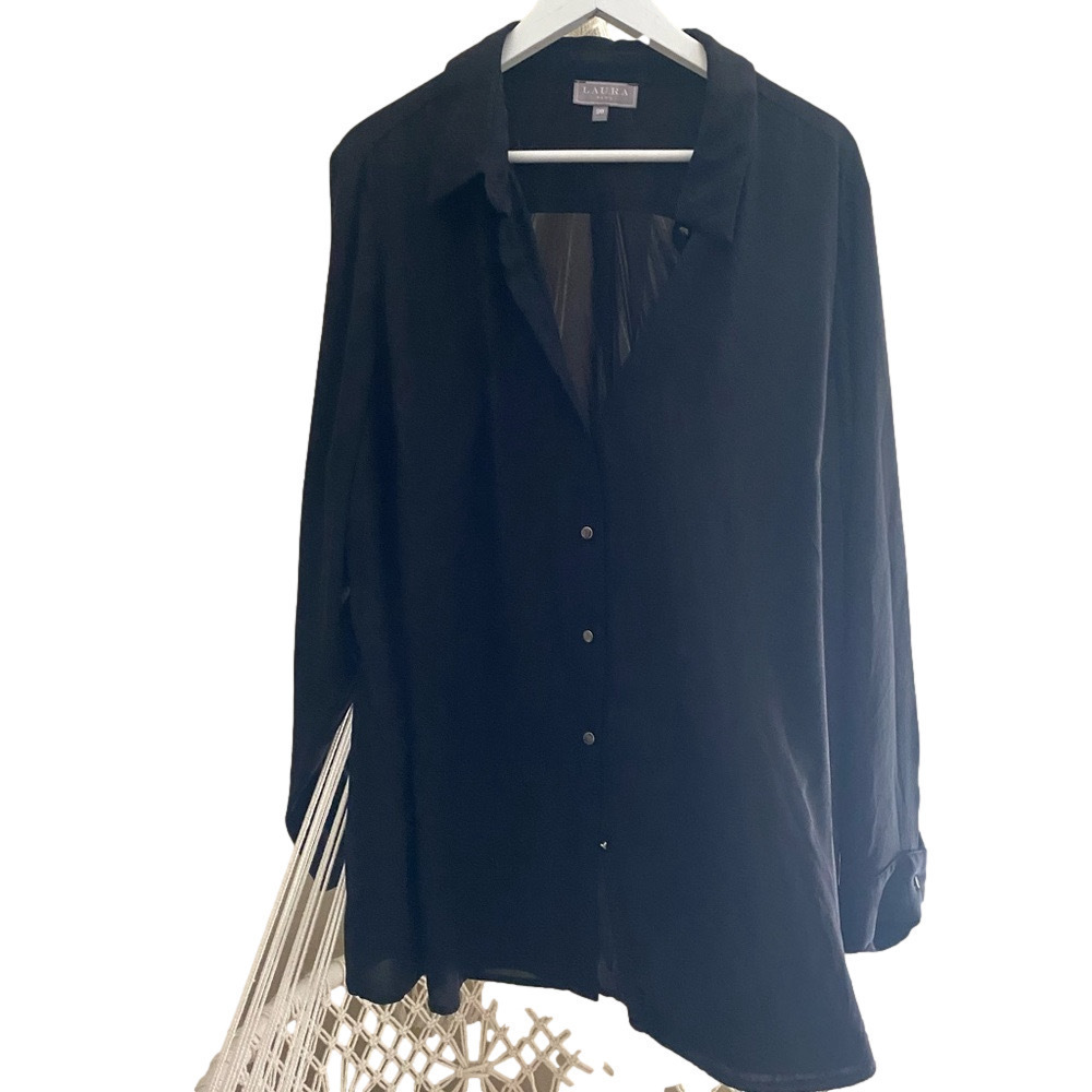 Laura plus Black blouse size 20